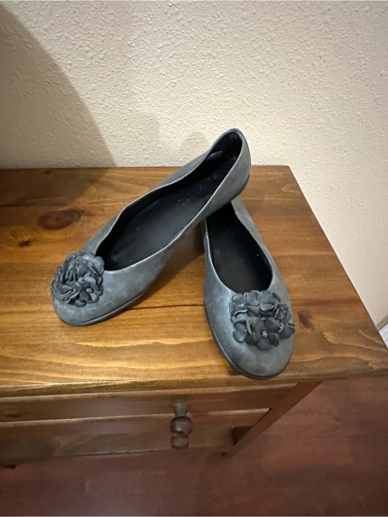 Shoes - Women’s Floral Detail Grey Ballet Flats